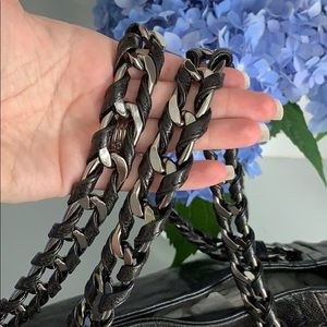 Extra pictures 🎉CHANEL modern Chain. Caviar XL